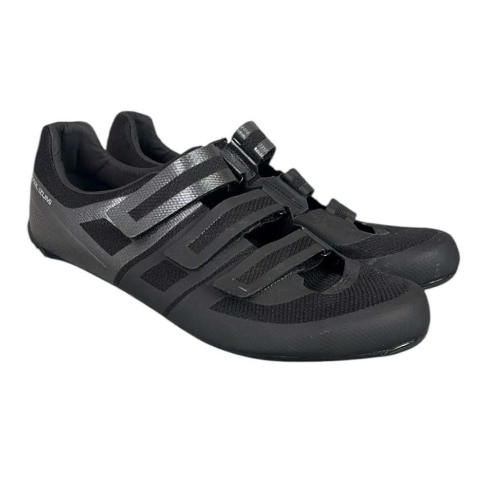 Pearl Izumi Black and Gray Athletic Shoes with Minimalist Design